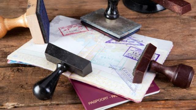 MID predlojil vidavat vizi inostrannim turistam bez pokupki turov
