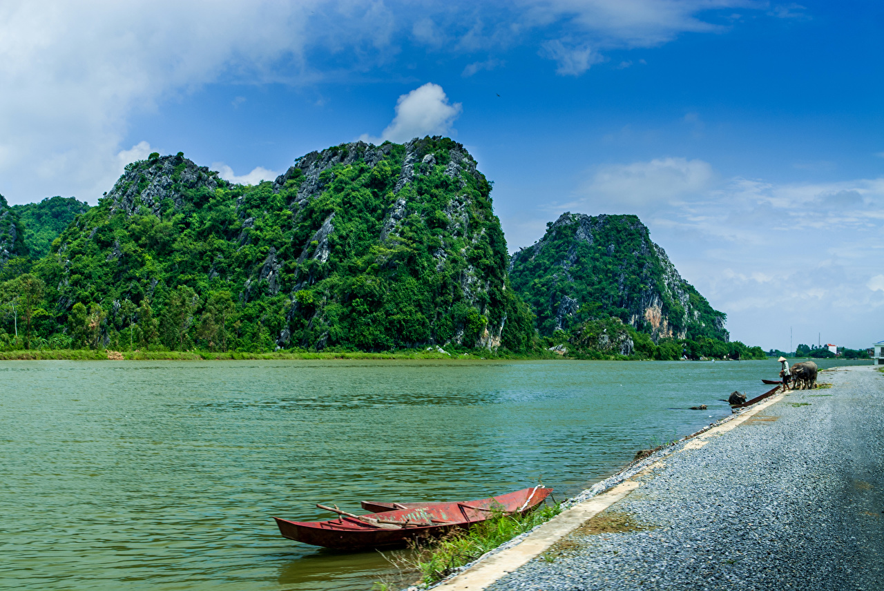 Vietnam_Mountains_Rivers_Forests_Boats_517068_1280x856.jpg