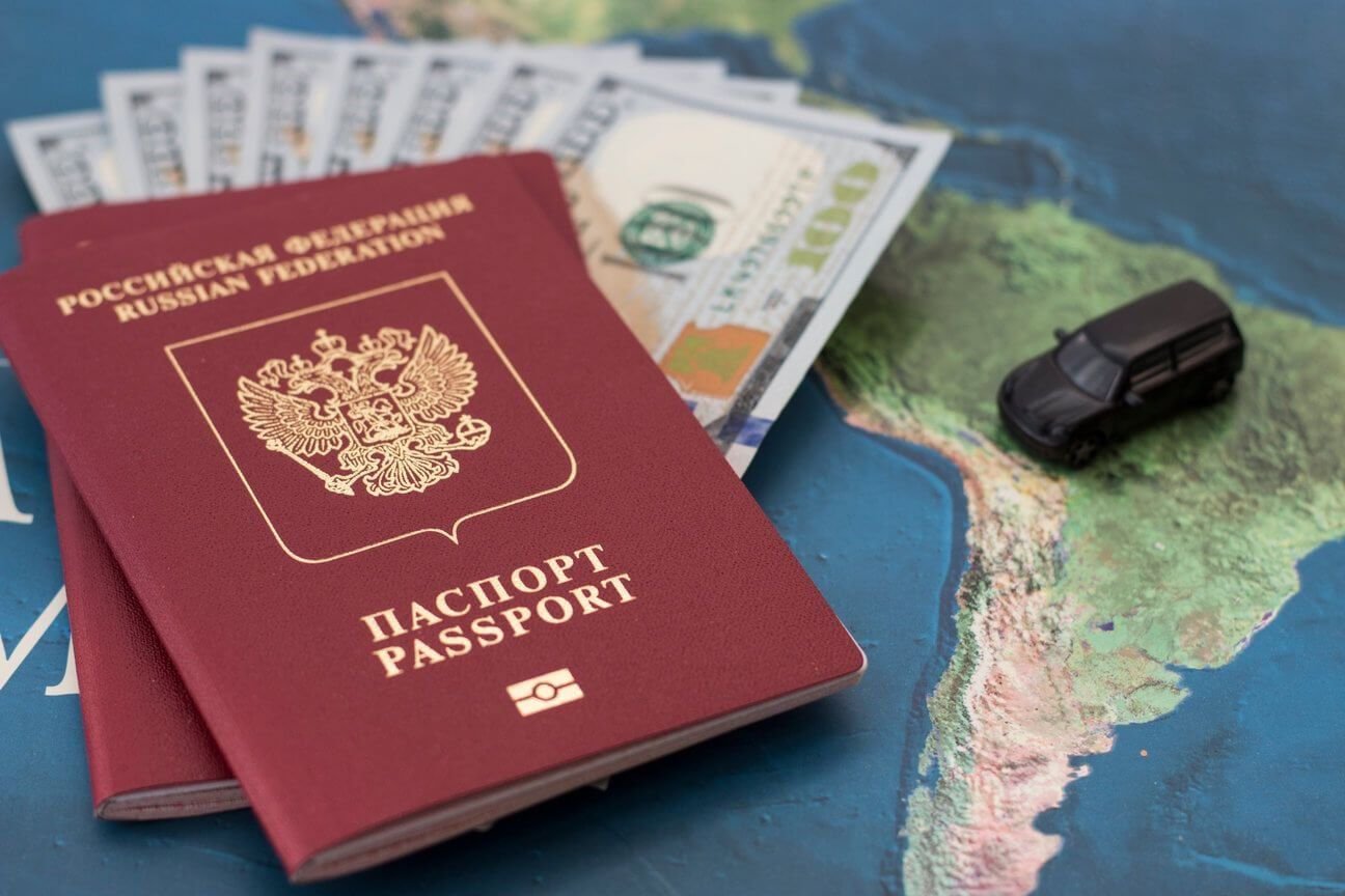 Деньги загранпаспорт машина