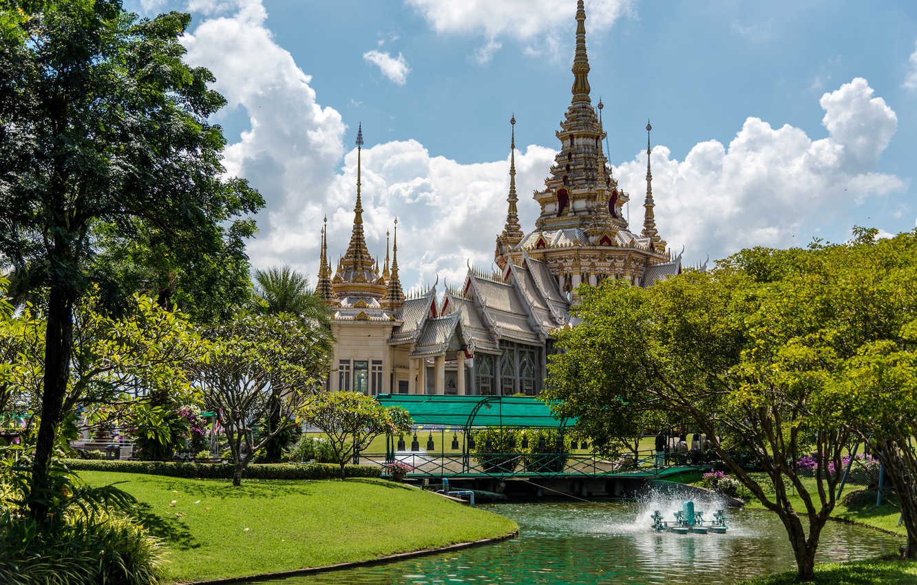 tailand mahawiharn temple khram dvorets park prud solntse ze